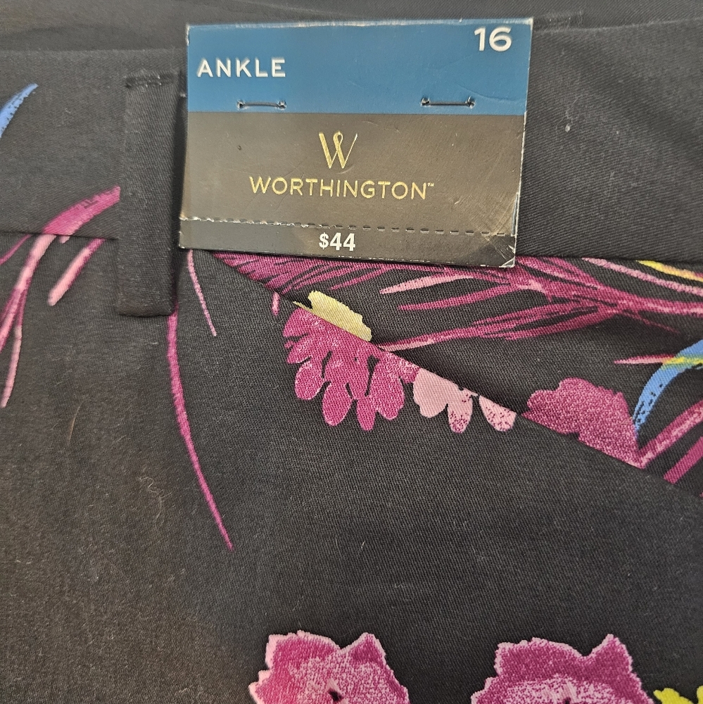 Worthington Black/ Floral Ankle Pants